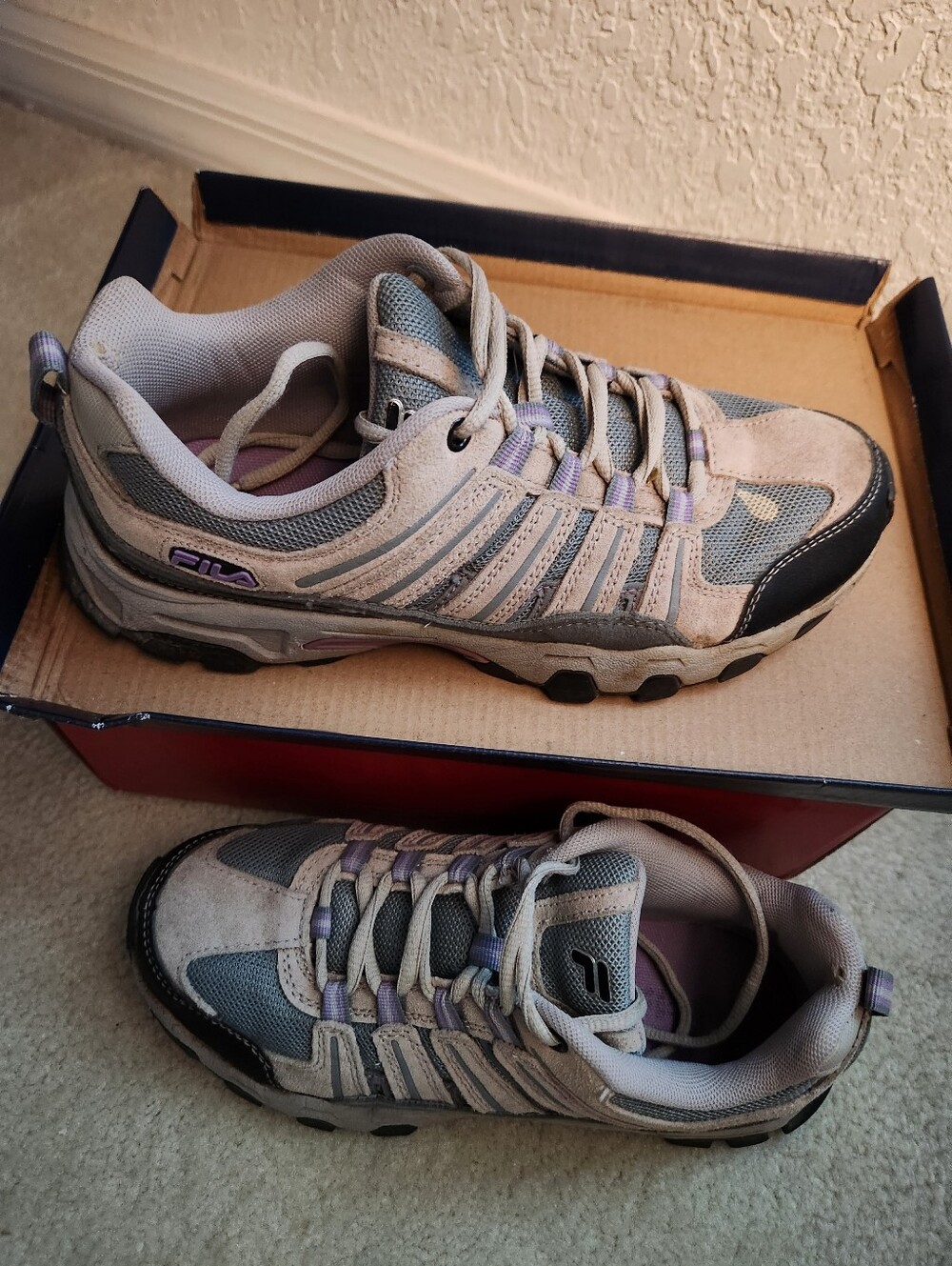 Womens Fila Day Hiker Athletic Shoe SIZE 8 Cream, gray & purple (#2)